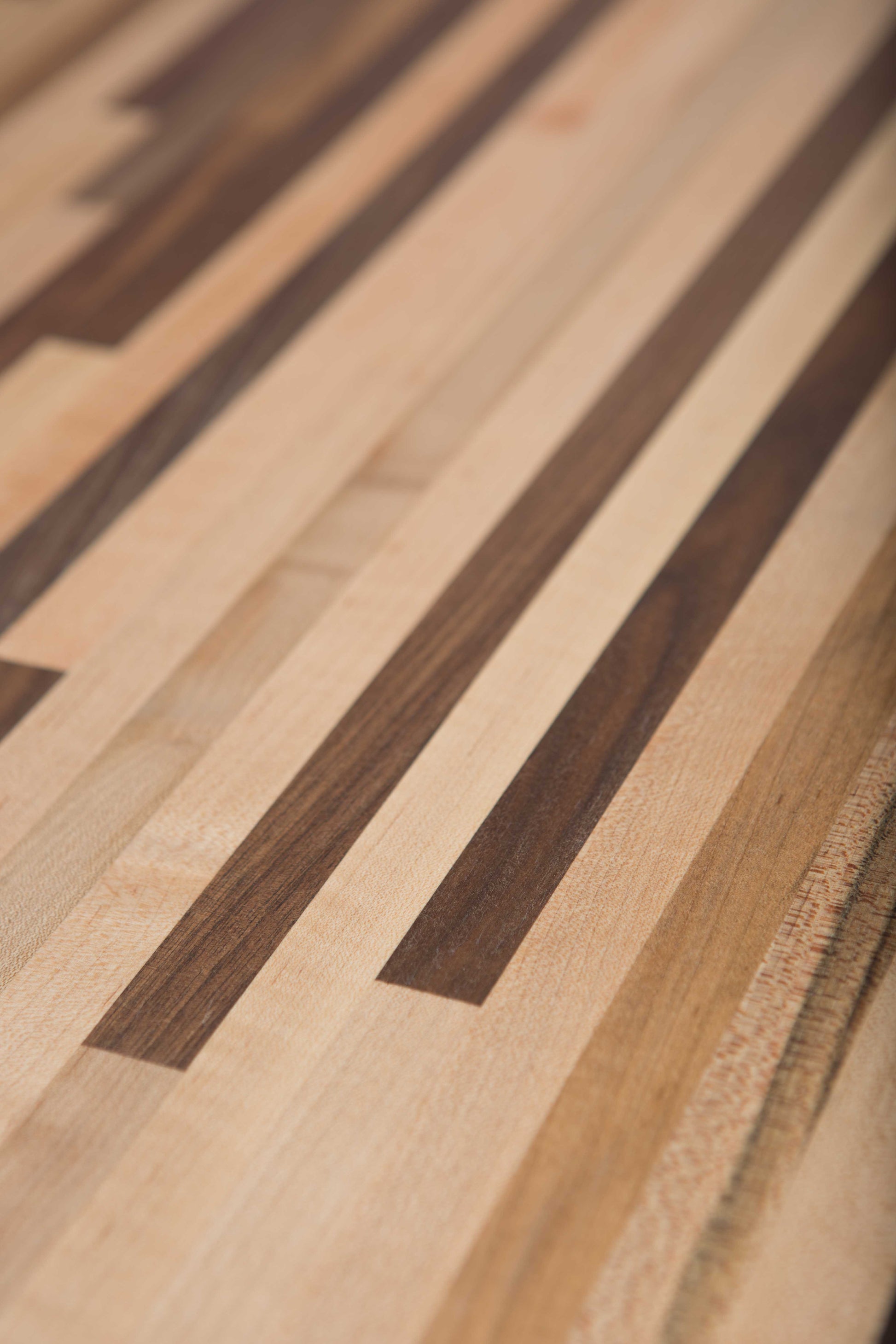 Close up of Maple Walnut blended counter top grain pattern