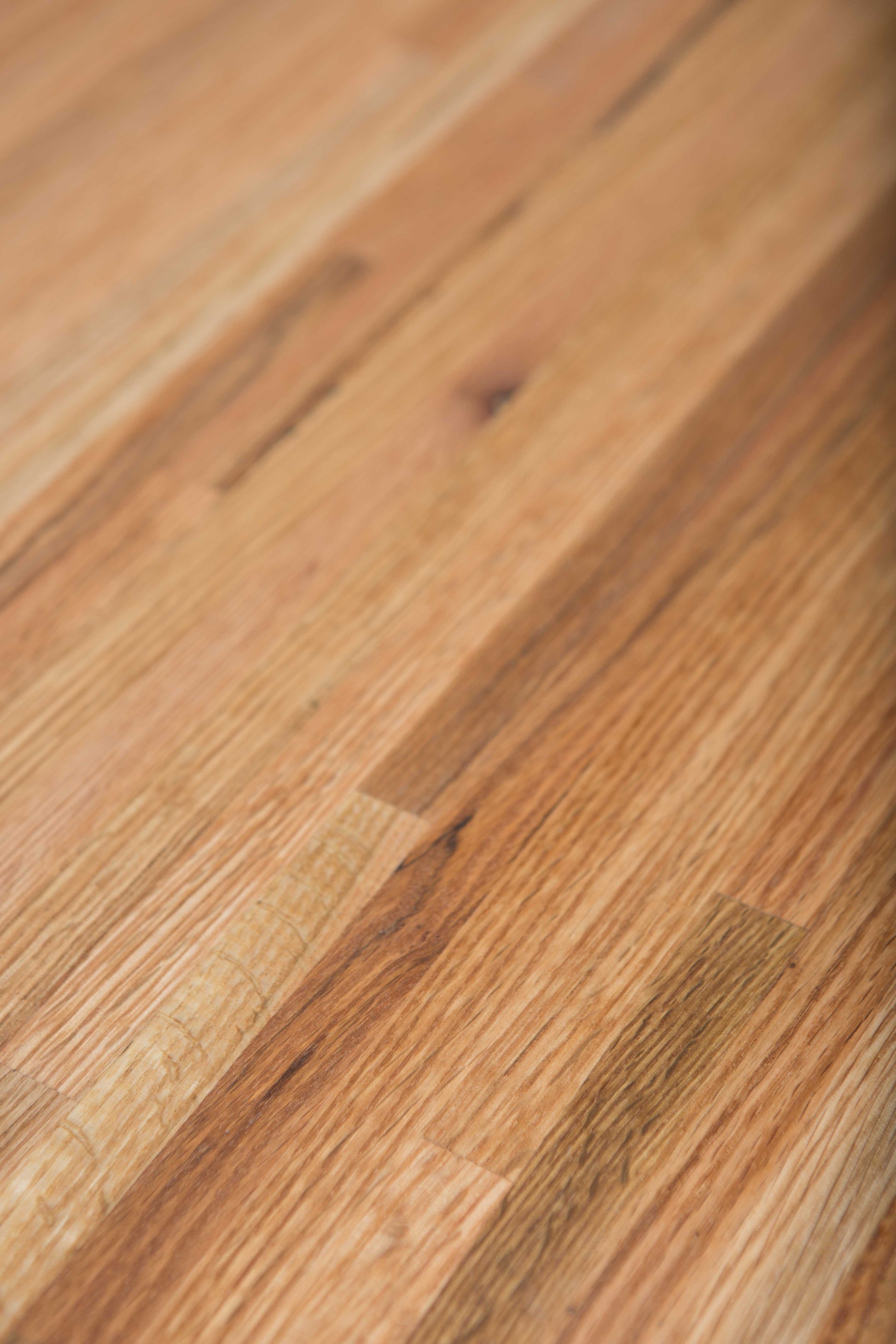Close up of Red Oak counter top grain pattern